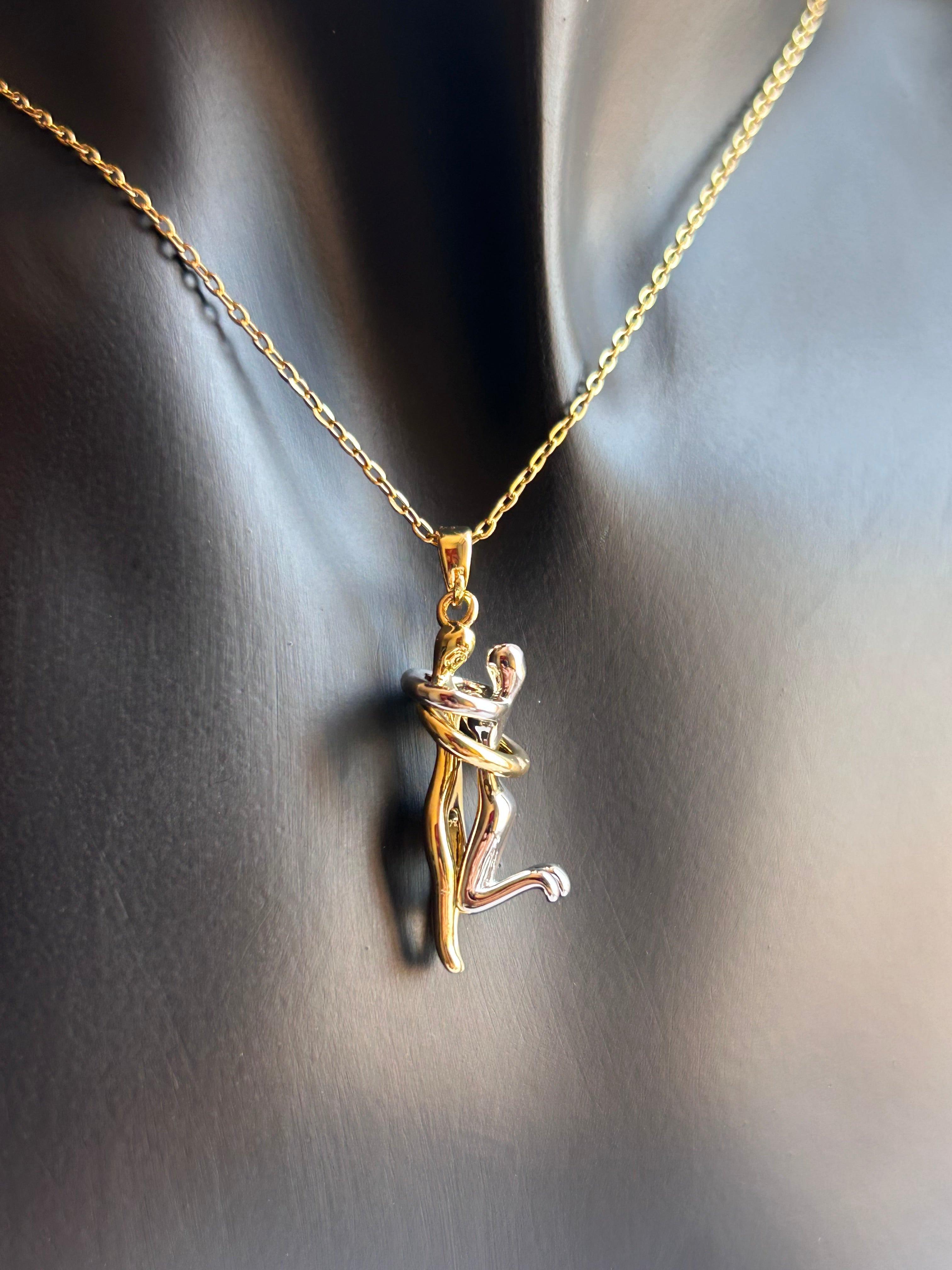 Collier Étreinte Éternelle